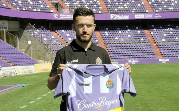 Gianniotas, en su presentación en Zorrilla, probable debutante, mañana, ante el Granada