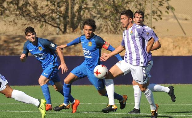 El Valladolid B suma en Fuenlabrada un empate que debió ser triunfo