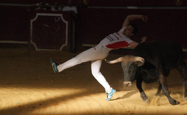 Arrimón de uno de los cortadoes en La Flecha/Jota de la Fuente