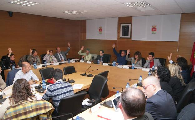 Votación que aprobaba por mayoría absoluta el presupuesto del próximo año. /Jota de la Fuente