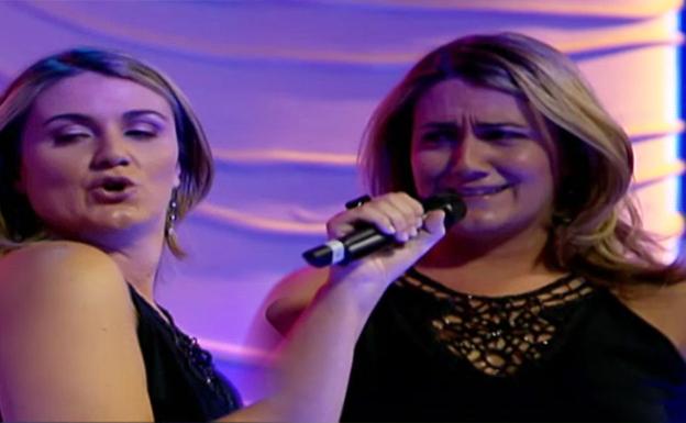 Carlota Corredera, hace doce años, imitando a Shakira. /Mediaset