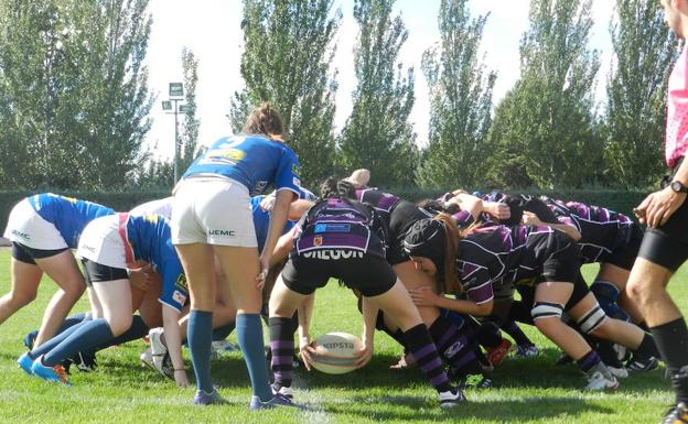 Desde este año, el medio melé podrá introducir el balón en la melé sin el pitido del árbitro