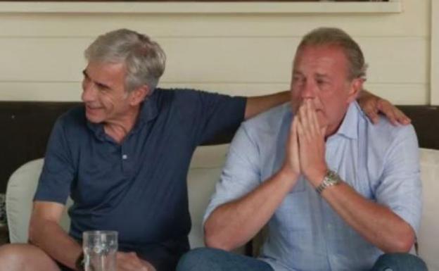 Bertín Osborne emocionado, junto a Imanol Arias.