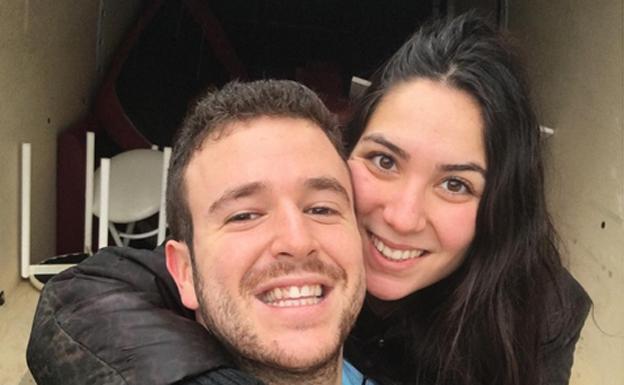 Alex Lequio junto a su novia Francisca. /Instagram