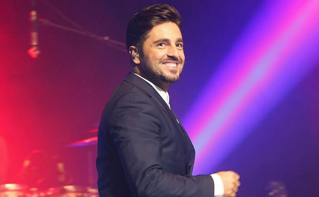 El cantante cántabro David Bustamante durante un concierto. /Ramón Gómez