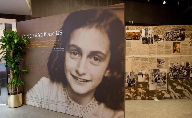 Imagen de Ana Frank en Nueva York. /AFP