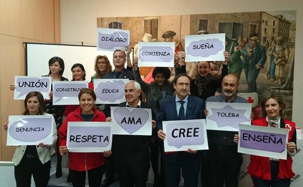 Presentación de la campaña de Cruz Roja. /El Norte