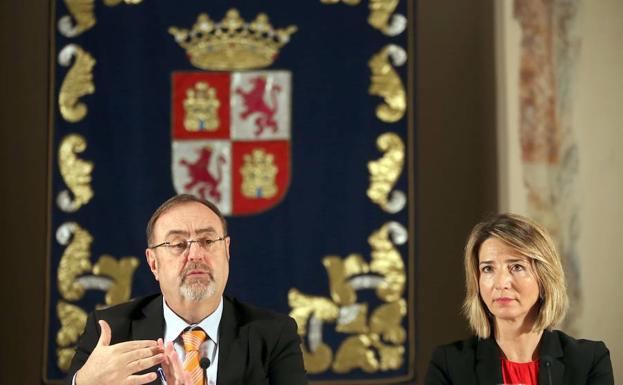 Los consejeros de Familia e Igualdad de Oportunidades, Alicia García, y de Educación, Fernando Rey, presentan un protocolo de intervención educativa ante posible riesgo y/o sospecha de maltrato infantil en el entorno familiar/Miriam Chacón / ICAL