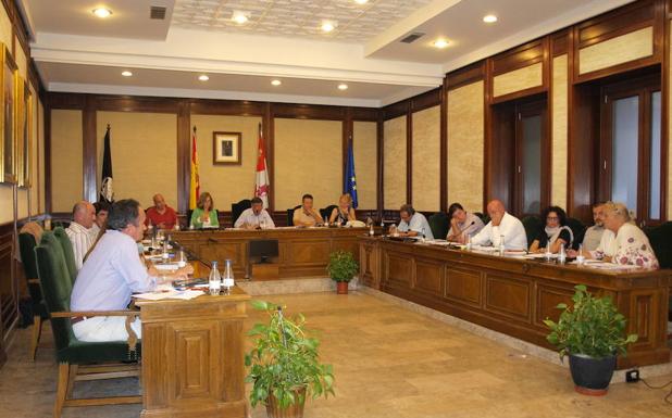Un pleno en el Ayuntamiento de Béjar./Word