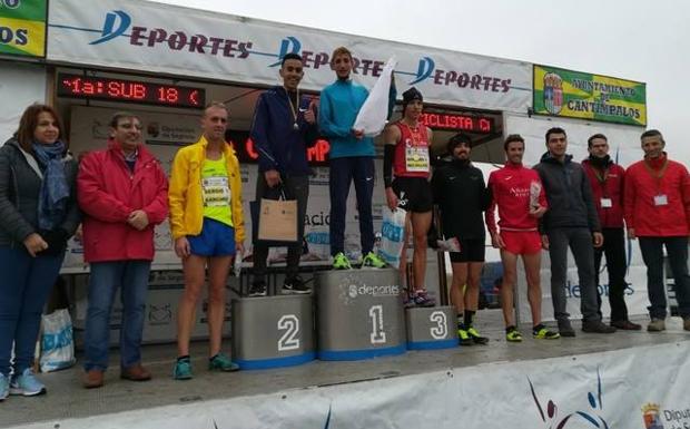 Podio de los primeros clasificados en la categoría masculina absoluta./F. A. D.