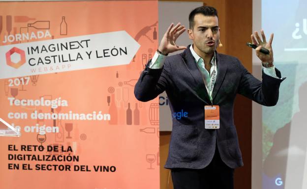 Adolfo Fernández, durante su ponencia en Imaginext Castilla y León./RAMÓN GÓMEZ