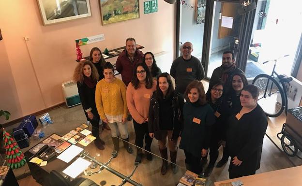 Participantes en el curso junto a ediles y formadores./S.G.