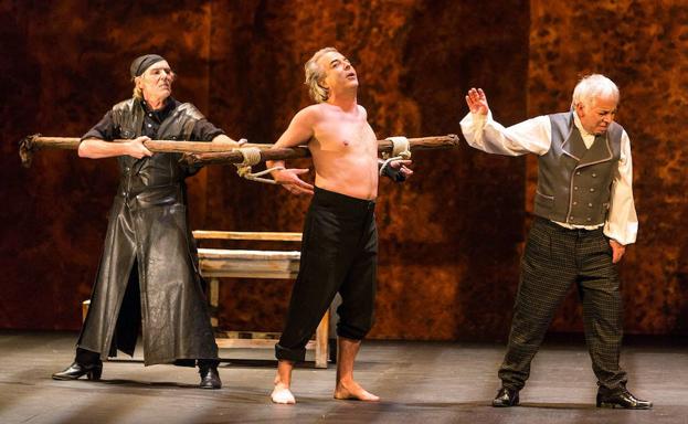 Representacion de la obra ‘Traidor’, de Jose Zorrilla, a cargo de Teatro Corsario. /EL NORTE