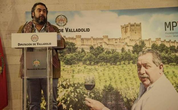 Manuel Herrera, hijo de Pascual Herrera, durante su intervención en el Museo del Vino. /A. O: