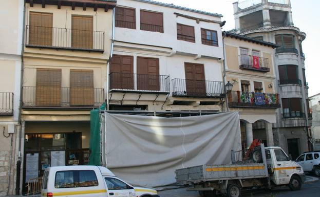 El edifcio, semidescubierto. /M.R.