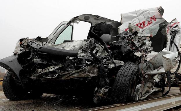 Uno de los vehículos implicados en un accidente.