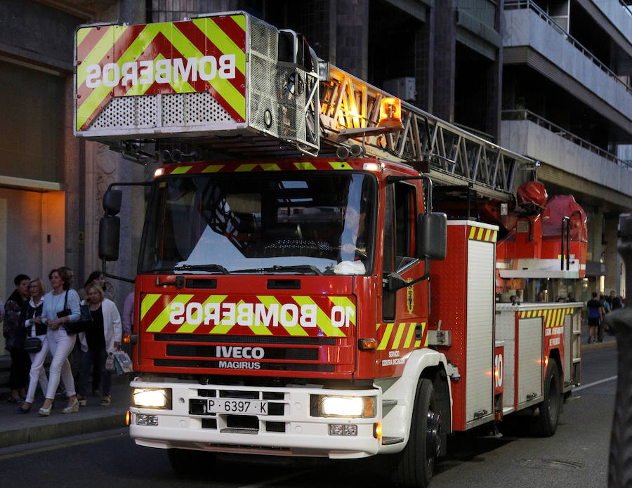 Camión de bomberos en la ciudad. /Antonio Quintero