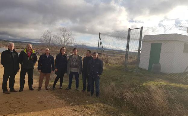La presidenta de la Diputación, en la visita a La Vid de Ojeda. /El Norte