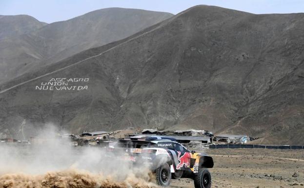 Carlos Sainz, durante una sesión preparativa./AFP