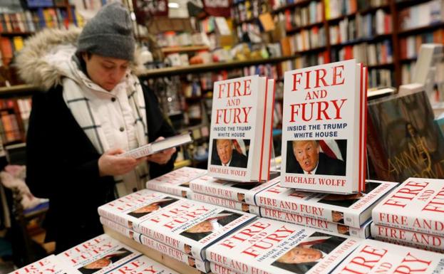 Ejemplares de 'Fuego y Furia' en una librería de Nueva York./Shannon Stapleton (Reuters)