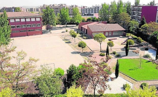 Instalaciones del colegio Antonio Machado, que albergará la escuela infantil de Pilarica./R. O.