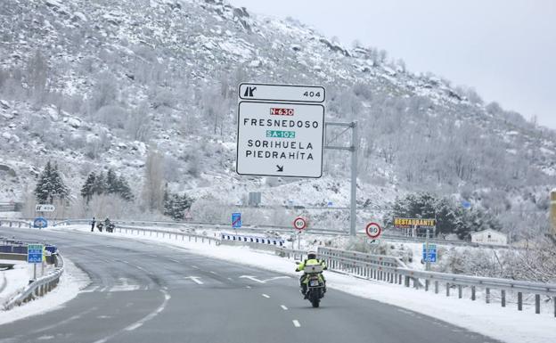 Una moto, a la altura de Bejar/David Arranz-ICAL