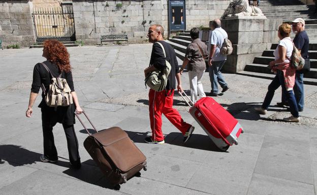 Turistas en Segovia. /A. Tanarro