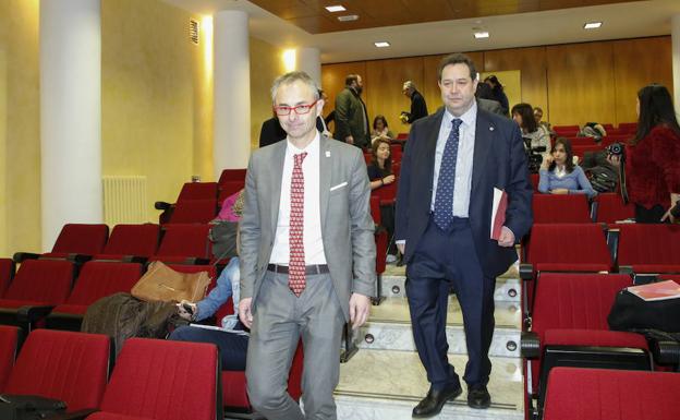 Ricardo Rivero y Benjamín Crespo, instantes antes de presentar la campaña de micromecenazgo. /LAYA