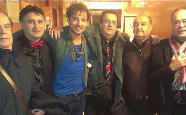 Bisbal con el resto de componentes de la Orquesta Expresiones.