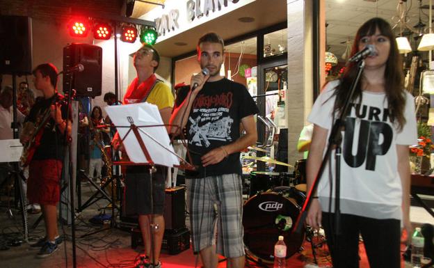 La Banda Olivetti, durante una actuación. /M. R.