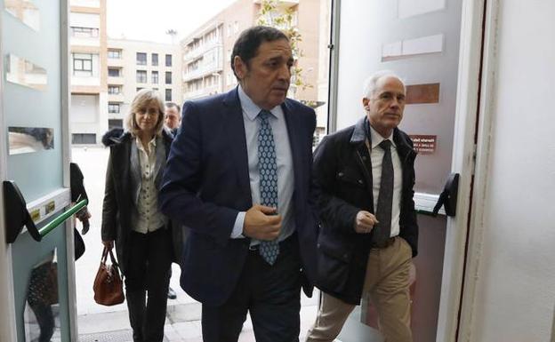 El consejero de sanidad, Antonio María Sáez Aguado en Palencia./Marta Moras/El Norte