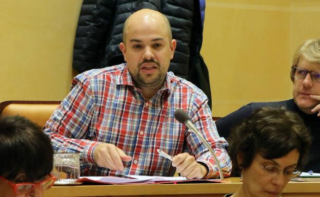 El portavoz de Izquierda Unida, Ángel Galindo. /Antonio Tanarro