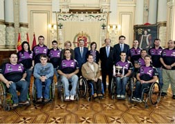 El alcalde recibe al Fundación Grupo Norte, campeones de Europa
