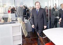 Herrera inaugura el nuevo edificio, sede de los municipios de Castilla y León./ A. Quintero/