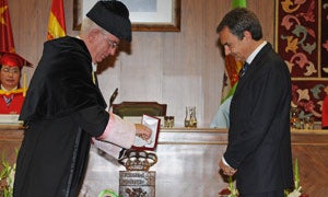 Zapatero defiende que colocó a España y a León cerca de China para darles relevancia en un mundo global