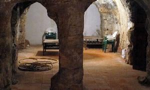 Sotano en una casa situada entre la plaza de Juan Guas y la Ronda de Juan II. / EL NORTE/