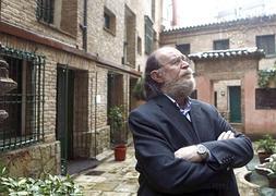 Díaz posa en el patio de la Casa de Cervantes.R. GÓMEZ/