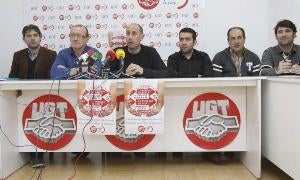 Jaime Serrano, tercero por la izquierda, en su comparecencia. / Merche de la Fuente/