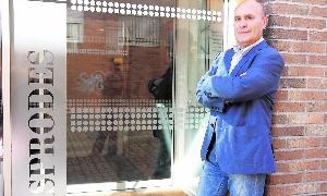 José Gómez, posa en la sede de Asprodes, asociación que preside, en la calle Mariseca de Salamanca. / Almeida/