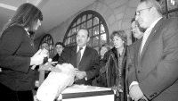 La OPA apuesta por preservar los viejos oficios con la Feria de Artesanía