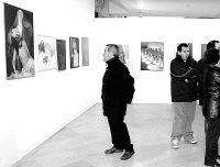 La Alhóndiga expone las obras del concurso de pintura de la Tertulia del Cofrade