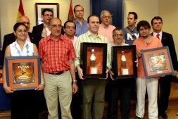 Premiados en el quinto Concurso de Tapas de las Ferias y Fiestas de San Juan y San Pedro. / ROSA BLANCO/