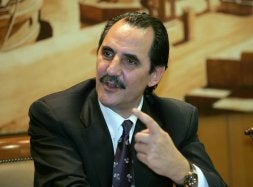 José Rolando Álvarez, en su despacho de la Cámara de Comercio e Industria. / HENAR SASTRE/