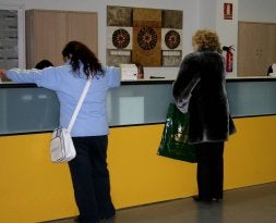 Mostrador de citas del centro de salud de Canterac. / EL NORTE/