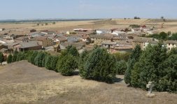 El casco urbano de Lomas, desde el mirador de la iglesia. /FOTOS DE GONZALO ALCALDE CRESPO/