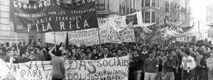 Una de las manifestaciones reivindicativas de los vecinos de Pilarica, donde piden viviendas sociales en el barrio./ EL NORTE/