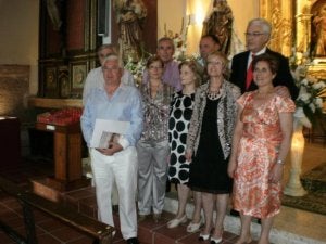Los nacidos en 1950, durante su visita a la iglesia ::
P.C./