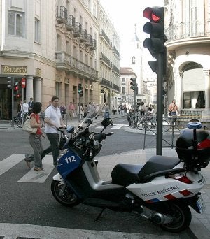 Primer semáforo de Valladolid, en la calle Regalado. ::
A. Q./