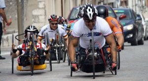Momento de una de las etapas de la prueba ciclista paralímpica disputada el año pasado. ::
EL NORTE/