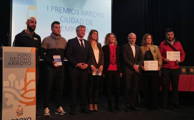Empresarios ganadores del I Premio Arroyo Ciudad de Empresas 